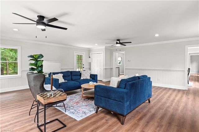 1650 W Clemmonsville Road, Winston-salem, NC 27127