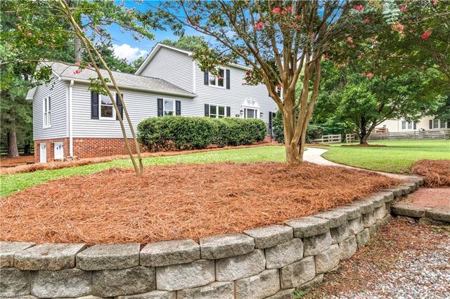 1650 W Clemmonsville Road, Winston-salem, NC 27127