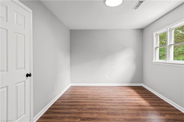 1650 W Clemmonsville Road, Winston-salem, NC 27127