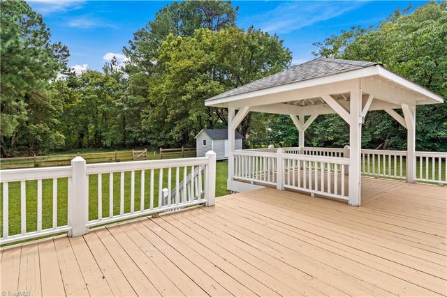 1650 W Clemmonsville Road, Winston-salem, NC 27127