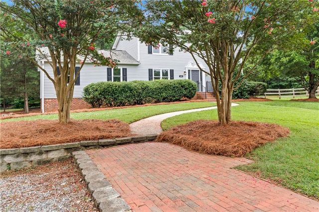 1650 W Clemmonsville Road, Winston-salem, NC 27127