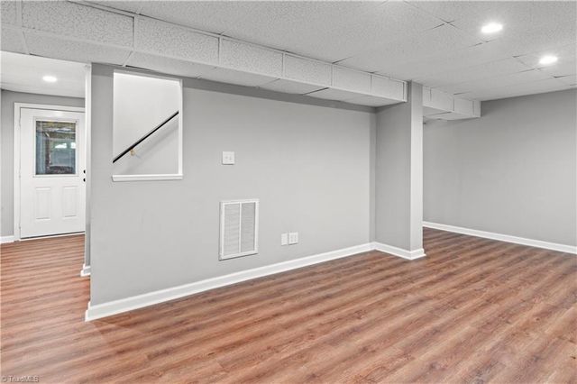 1650 W Clemmonsville Road, Winston-salem, NC 27127