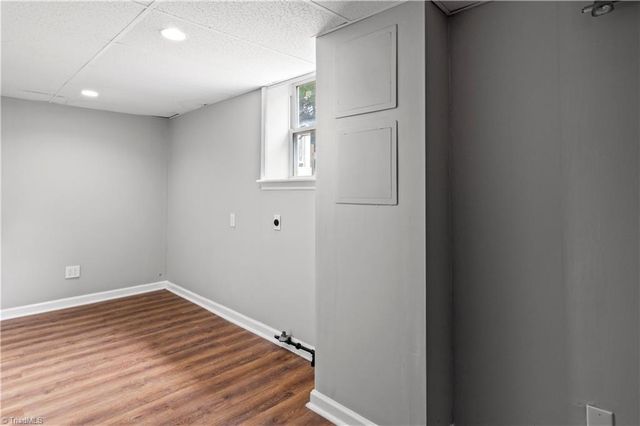 1650 W Clemmonsville Road, Winston-salem, NC 27127