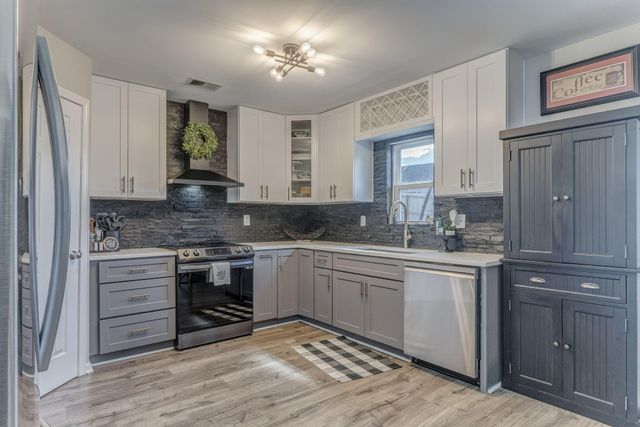 803 Riverside Drive, Calhoun, GA 30701