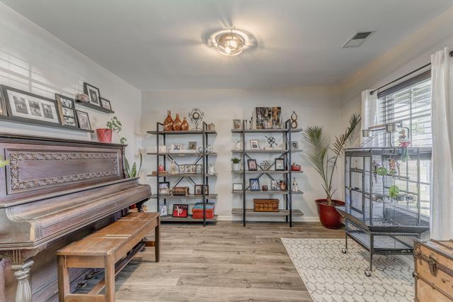 803 Riverside Drive, Calhoun, GA 30701