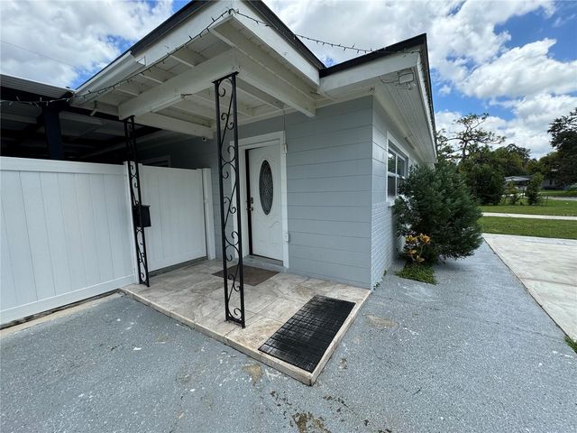 2702 CAMPUS HILL DRIVE, Tampa, FL 33612