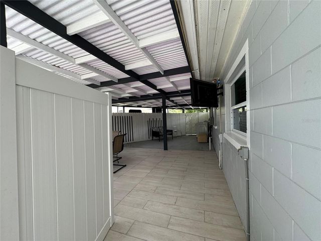 2702 CAMPUS HILL DRIVE, Tampa, FL 33612