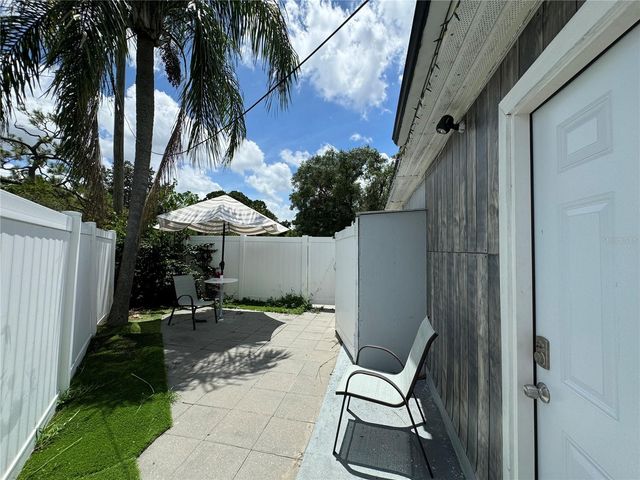 2702 CAMPUS HILL DRIVE, Tampa, FL 33612