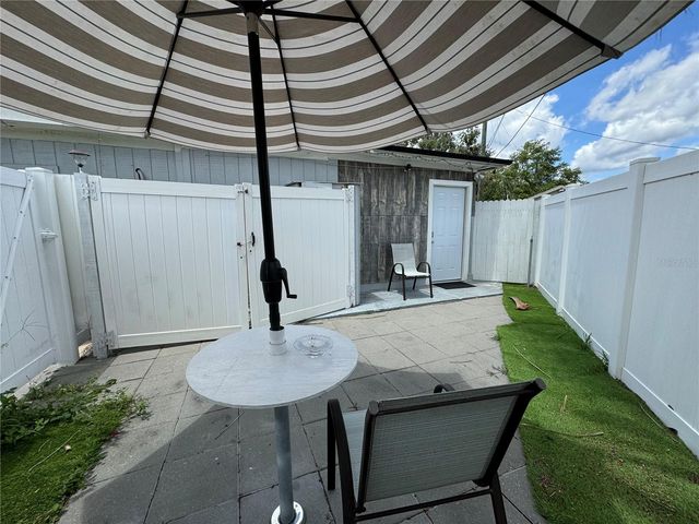 2702 CAMPUS HILL DRIVE, Tampa, FL 33612