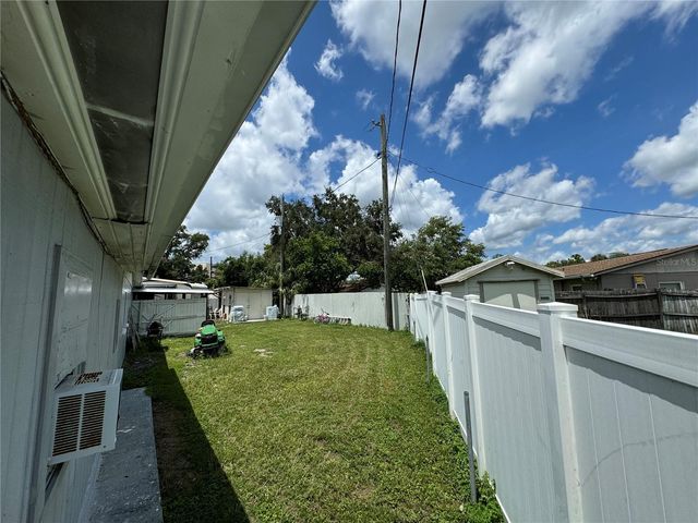 2702 CAMPUS HILL DRIVE, Tampa, FL 33612