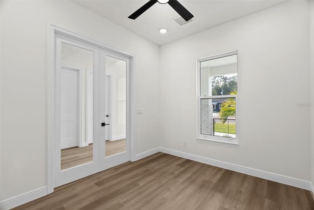 4009 W EUCLID AVENUE, Tampa, FL 33629