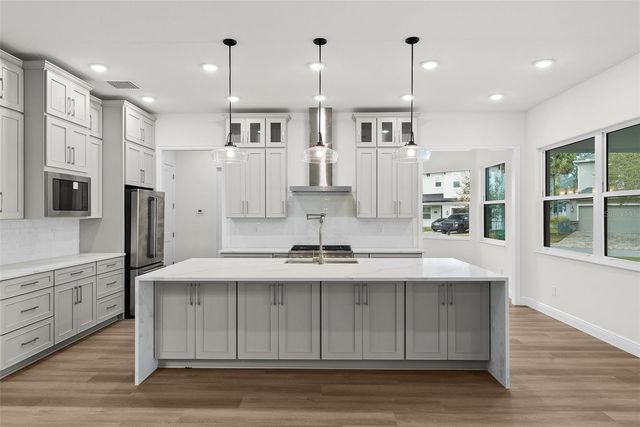 4009 W EUCLID AVENUE, Tampa, FL 33629