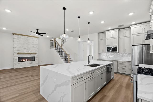 4009 W EUCLID AVENUE, Tampa, FL 33629