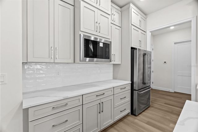 4009 W EUCLID AVENUE, Tampa, FL 33629