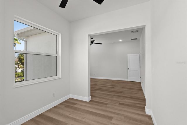 4009 W EUCLID AVENUE, Tampa, FL 33629