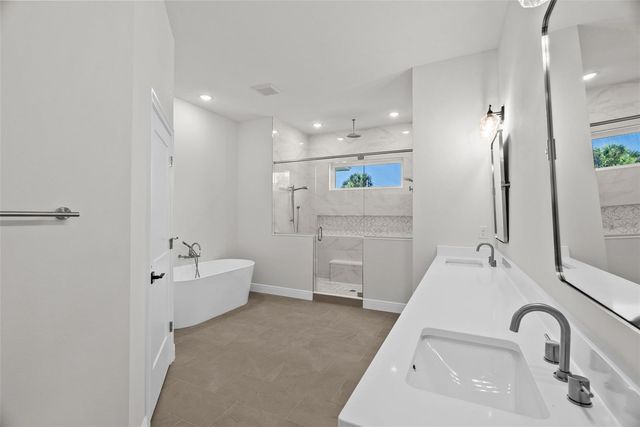 4009 W EUCLID AVENUE, Tampa, FL 33629