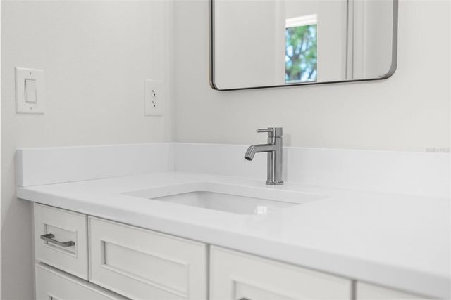 4009 W EUCLID AVENUE, Tampa, FL 33629