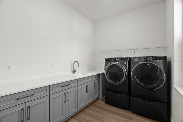 4009 W EUCLID AVENUE, Tampa, FL 33629