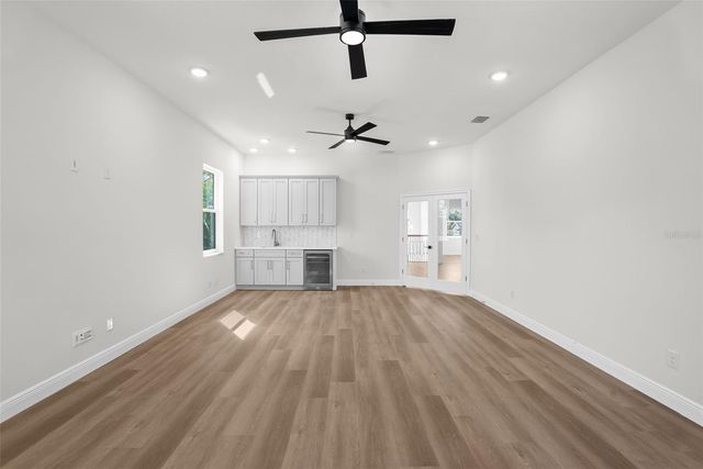 4009 W EUCLID AVENUE, Tampa, FL 33629