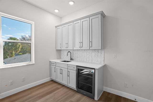 4009 W EUCLID AVENUE, Tampa, FL 33629