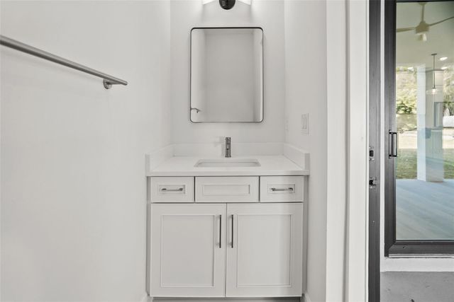 4009 W EUCLID AVENUE, Tampa, FL 33629