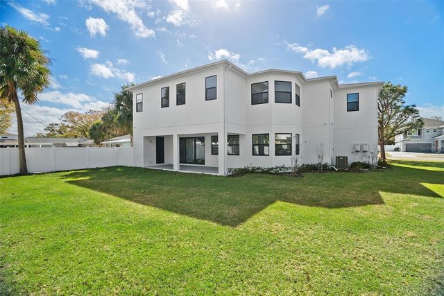 4009 W EUCLID AVENUE, Tampa, FL 33629