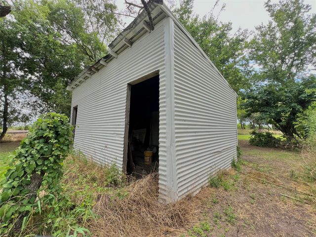 5910 SH-34, Oak Ridge, TX 75142