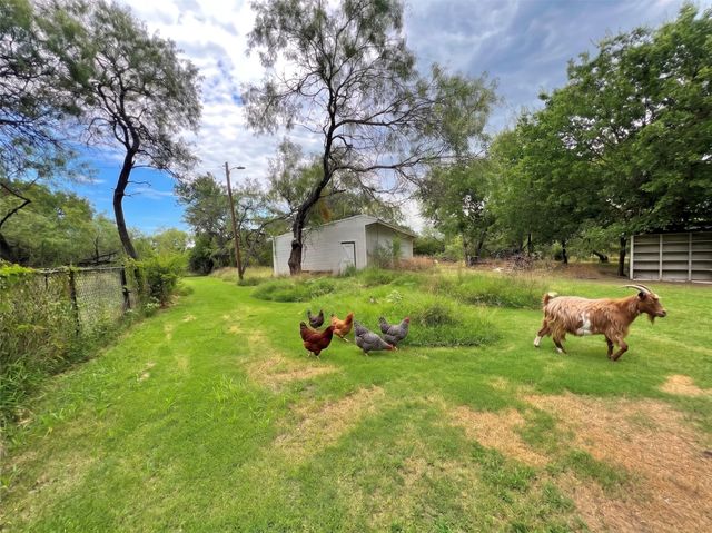 5910 SH-34, Oak Ridge, TX 75142