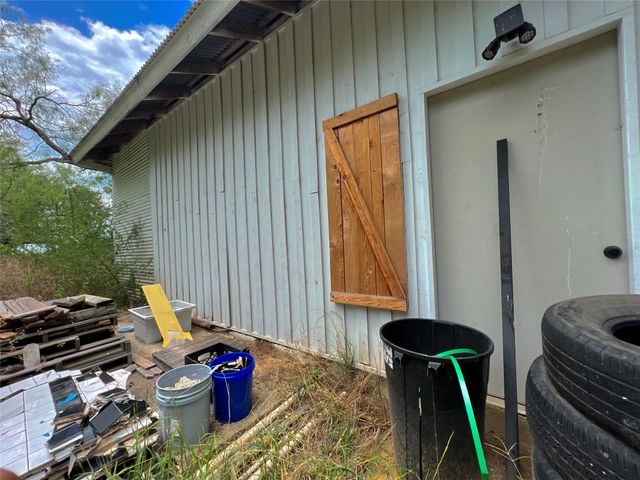 5910 SH-34, Oak Ridge, TX 75142