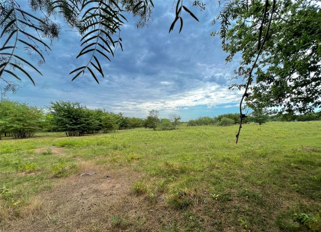 5910 SH-34, Oak Ridge, TX 75142
