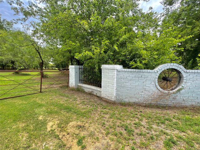 5910 SH-34, Oak Ridge, TX 75142