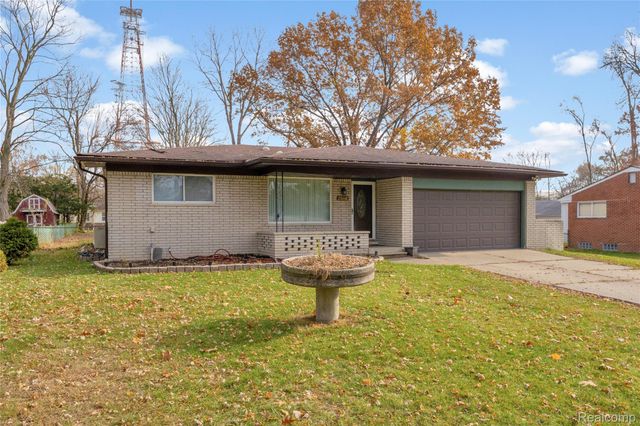 25150 Briarbank Avenue, Southfield, MI 48033