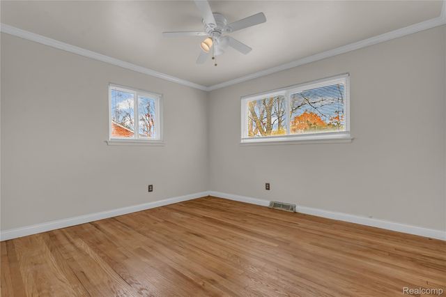 25150 Briarbank Avenue, Southfield, MI 48033