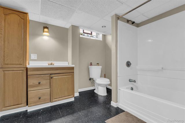 25150 Briarbank Avenue, Southfield, MI 48033