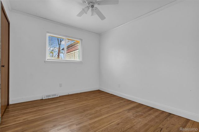 25150 Briarbank Avenue, Southfield, MI 48033