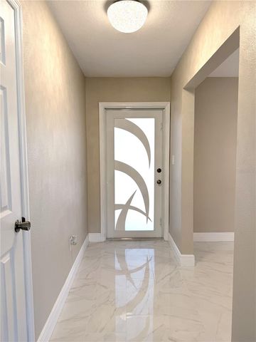 11505 N ROME AVENUE, Tampa, FL 33612