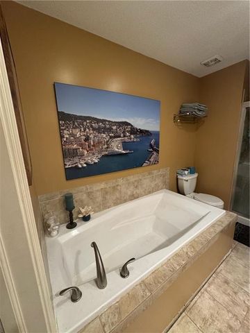 1513 NW Weatherstone Court, Blue Springs, MO 64015