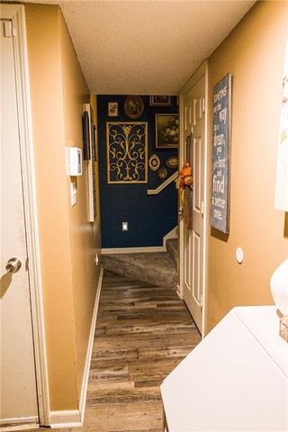 1513 NW Weatherstone Court, Blue Springs, MO 64015