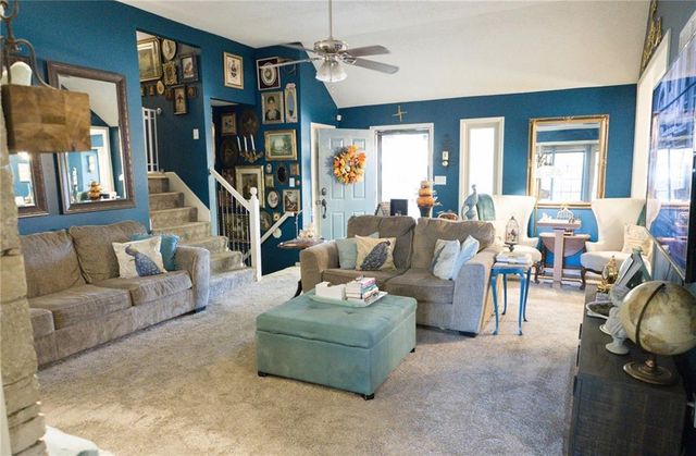 1513 NW Weatherstone Court, Blue Springs, MO 64015