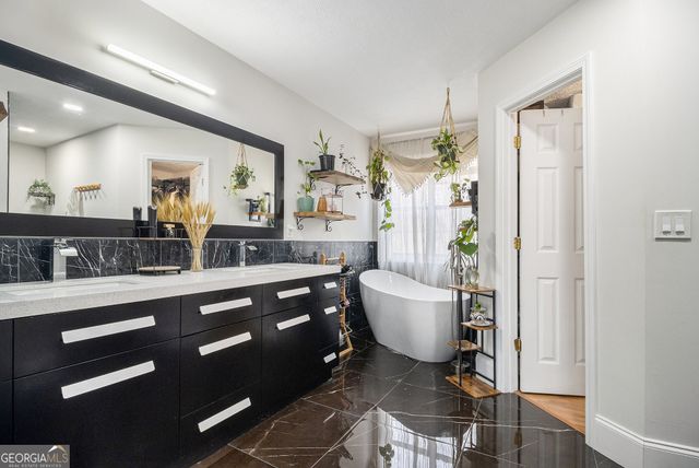 128 Graybrook Court, Grayson, GA 30017