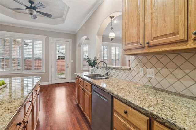 6411 Tuscany Park Drive, Arlington, TX 76016