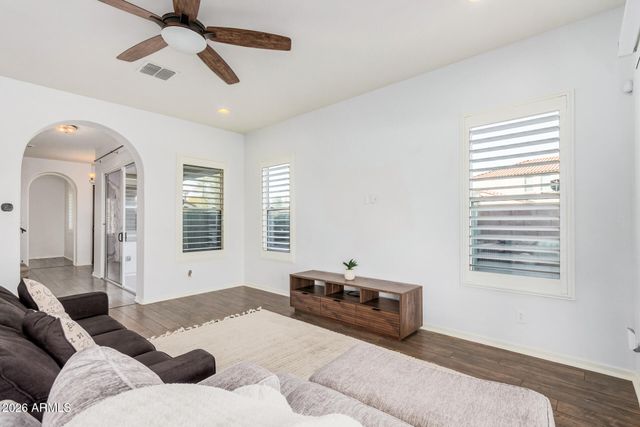 836 E Gary Lane, Phoenix, AZ 85042