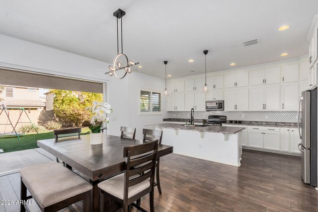 836 E Gary Lane, Phoenix, AZ 85042