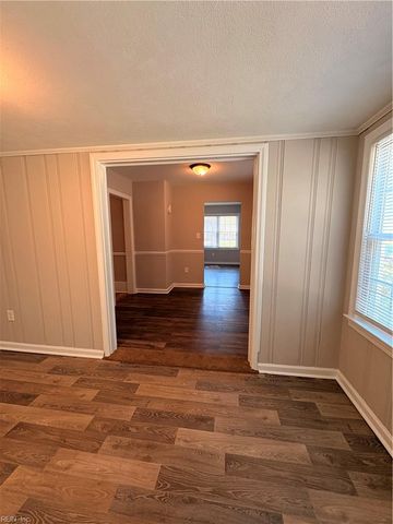 84 Madison LN N, Newport News, VA 23606