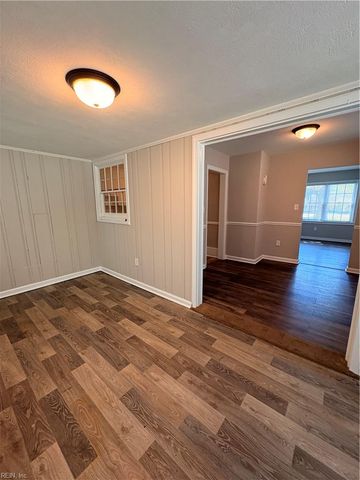 84 Madison LN N, Newport News, VA 23606