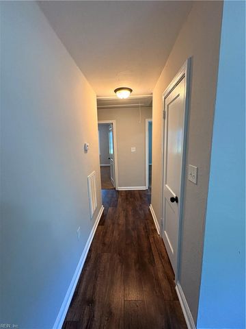 84 Madison LN N, Newport News, VA 23606