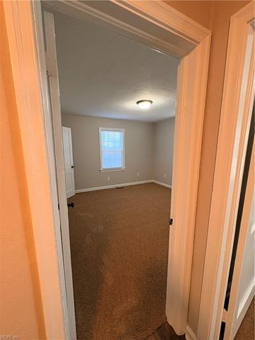 84 Madison LN N, Newport News, VA 23606