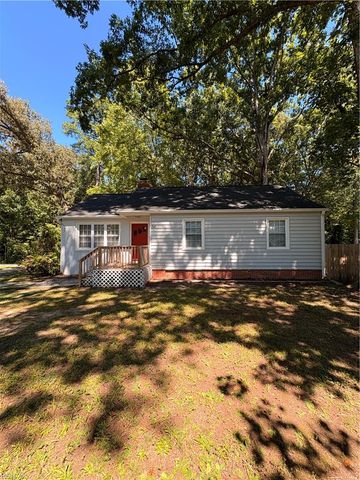 84 Madison LN N, Newport News, VA 23606