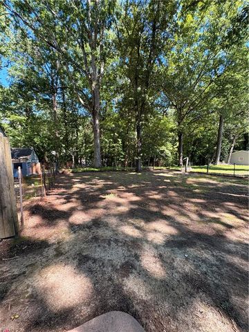 84 Madison LN N, Newport News, VA 23606
