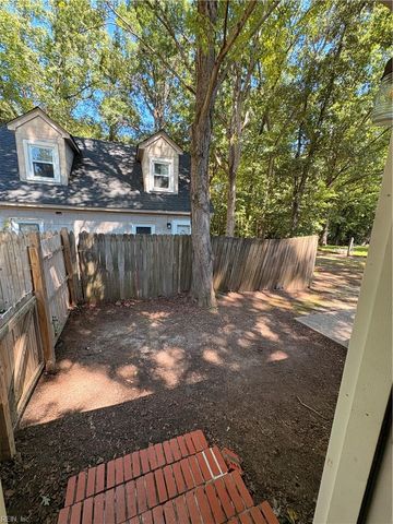 84 Madison LN N, Newport News, VA 23606